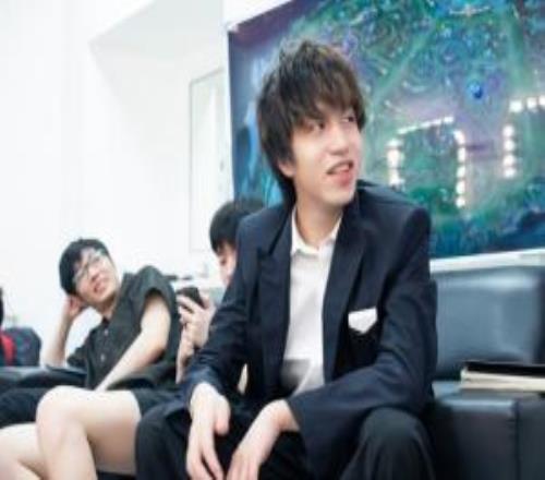 下路要送真沒辦法廠長執(zhí)教EDG五個賽季僅一次帶隊(duì)晉級季后賽