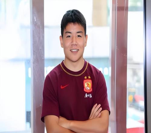 徐彬代表巴恩斯利U21表现不俗,已带队取得两连胜佳绩,值得期待