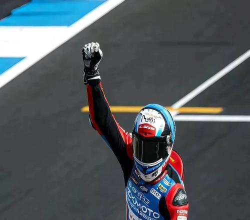 中國首冠!拳打杜卡迪,腳踢雅馬哈,張雪活成了摩托車圈的雷軍