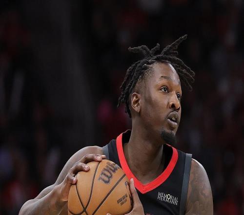 34分大勝爵士！火箭替補(bǔ)迎狂歡：2陣8人登場，邊緣2人組好久不見