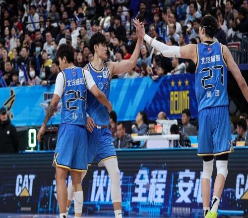 CBA大结局!北京男篮再签超级外援,这下上海和广厦也不够打了