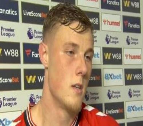 桑德兰后卫巴拉德:我们拼到了最后,知道要在定位球抓住机会