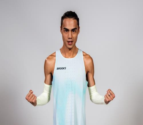 BROOKS正式签约男子800米中国纪录保持者奚枭横！