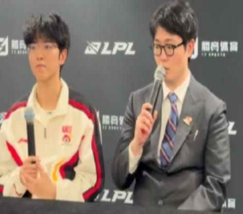 WBG教练：第一二把BP为了完善阵容忽视了下路的对线这一点没做好