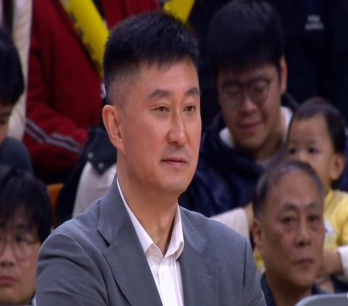 廣東隊收獲意外之喜！射手變成“籃板王”，杜鋒也是樂了