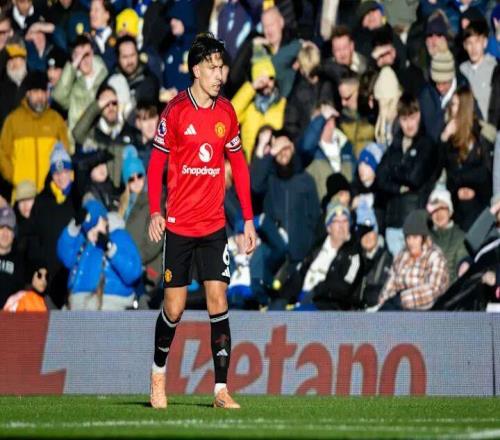 尽力局！曼联队长全场8次解围他首发出场红魔没输过