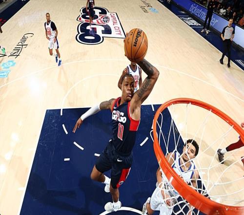 前脚刚刚被火箭裁掉,后脚火箭二队又得到了他的发展联盟所属权