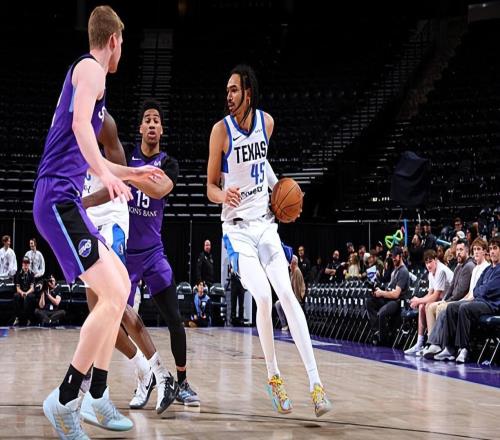 狂砍36分打爆火箭二队!独行侠二队后场大将能否搭上季后赛末班车