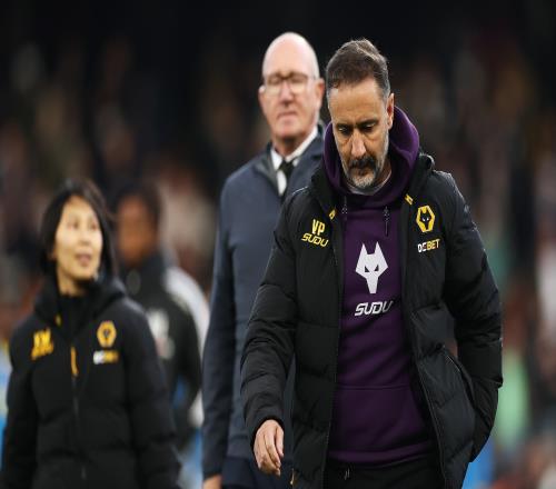 記者：佩雷拉的續(xù)約合同里含有條款，解雇他無(wú)需支付全部款項(xiàng)