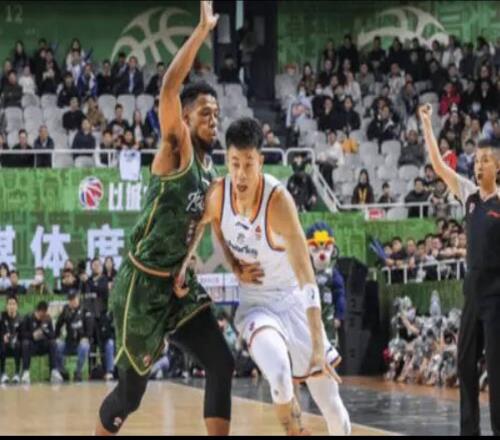 上海男篮输球揪出最大毒瘤!他上场12分钟投篮4中0上空篮都不进