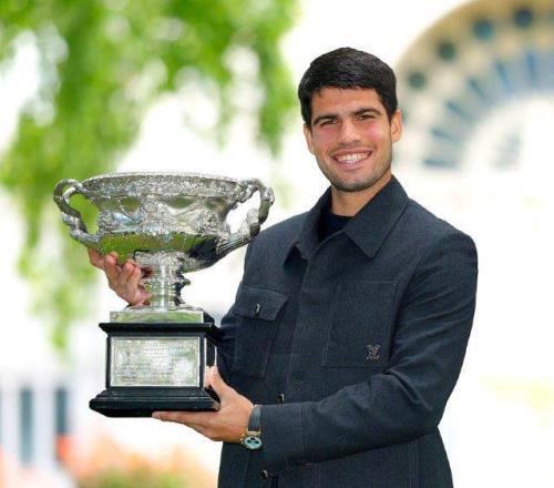 澳网玄学预示阿卡生涯成就菲斯回归赢球，郑钦文一姐位子现危机