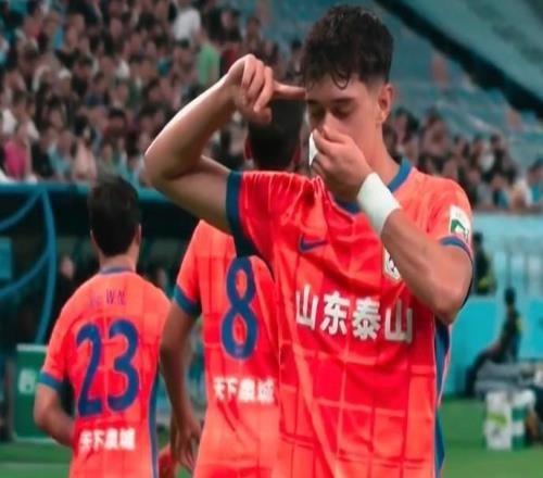 李小恒：首場中超首發為泰山打進我的第一球，這感覺難以置信