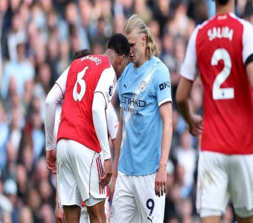 英超榜首易主倒计时：曼城差1场登顶