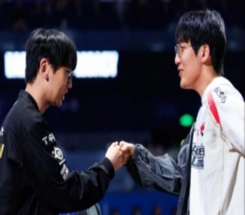 LOL官方分享Doran与Tarzan合影并配文:一年一度的GRF聚首