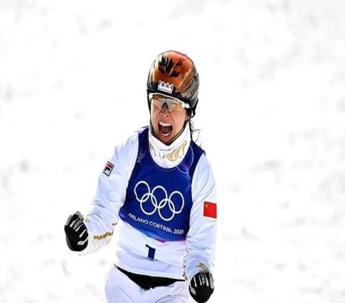 徐夢桃:“姐還有空間,現在還不到說再見的時候!”