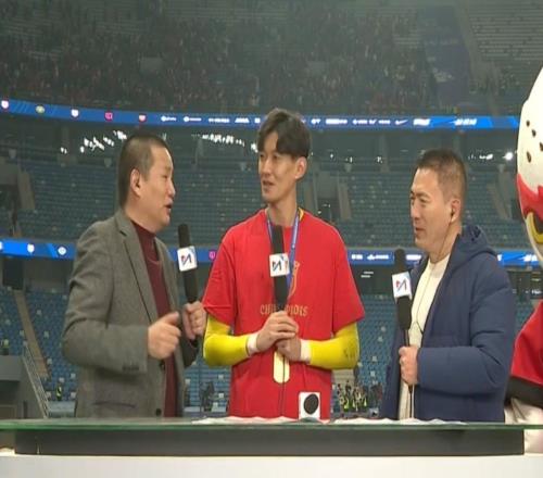 颜骏凌:这一年球队很不容易,夺冠靠的是积累