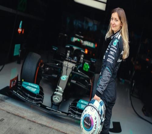 F1女车手，正在改写赛车史