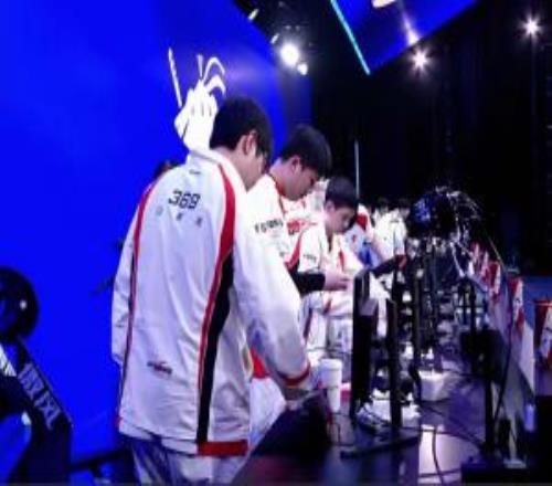 333！369三局表現拉完了，對線失智送頭，團戰逛街沒作用！