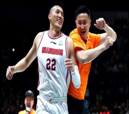 CBA新赛季版权博弈：咪咕续约悬而未决，全场次观赛成球迷期待