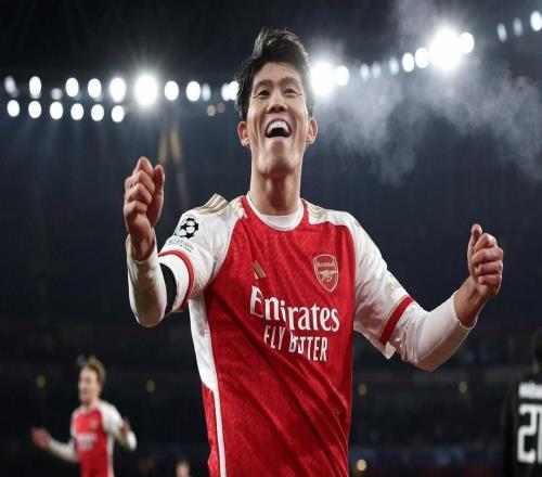 斯基拉：富安健洋加盟阿賈克斯只差體檢，雙方已經(jīng)達成協(xié)議