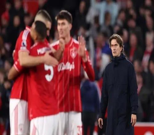 弗兰克:今天踢成这样非常让人恼火,最基本的传球反复出错