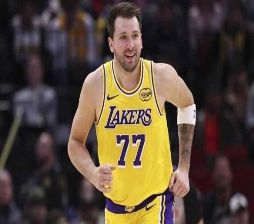 疯了!东契奇轰60分创历史,湖人灭热火迎8连胜!他要拿MVP