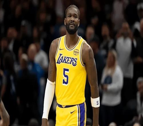 湖人建隊(duì)太奇葩！艾頓軟貨，其余配角攻守不兼?zhèn)洌嫜a(bǔ)存多個(gè)混子