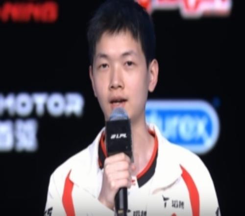 赛后采访Creme：队内指挥的话打野和我说的比较多