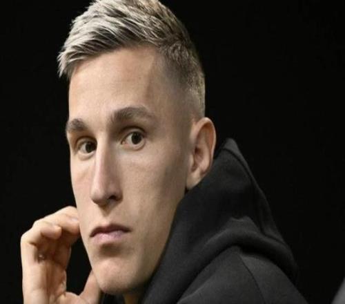 德媒:施洛特贝克可能在踢曼城时复出迪朗维尔随一线队训练