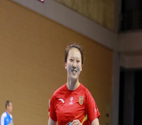 首秀轰21分超MVP!女排19岁1米93重炮崛起:张常宁指点龚翔宇替身