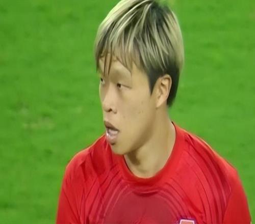 转会新动态!王牌外援签深圳,国脚中卫转投升班马,港脚选择国安