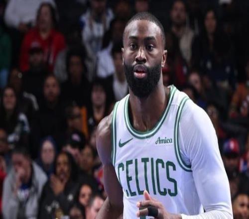 前六場(chǎng)三分命中率接近五成布朗：今年會(huì)更主動(dòng)去在外線出手