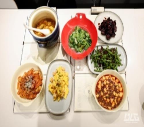 BLG深夜分享美食:今日份夜宵已就位,大厨努力学习新菜系中