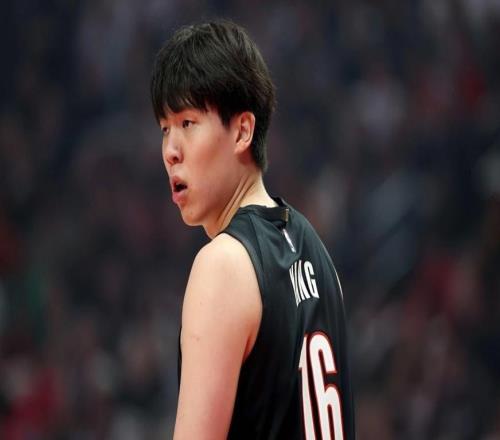 有些掙紮！楊瀚森的NBA正賽首秀，和前輩姚明差不多