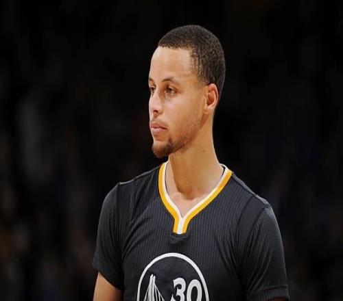 庫里1048場常規(guī)賽拿到26000分，后衛(wèi)中僅次于喬丹、大O和科比