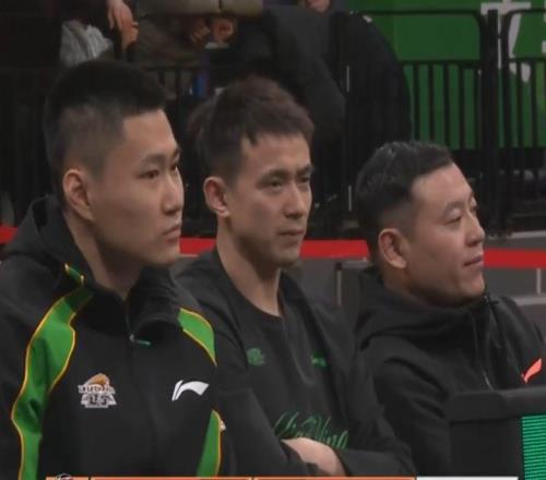 轟33分還是慘敗！硬漢也止不住落淚，粵迷評論區落井下石，太諷刺