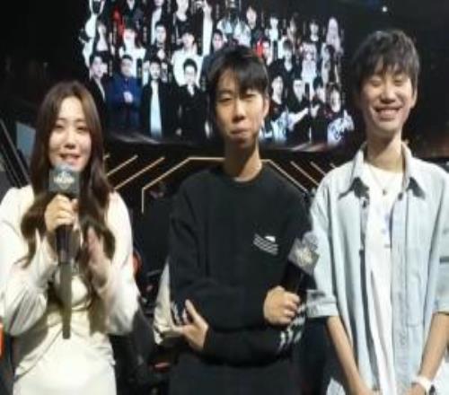 XDD与Doinb参加斗鱼PUBG娱乐赛：Doinb甚至单防PUBG职业选手112