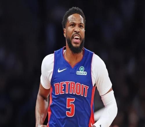 太倒霉了!单季300记三分的神射,如今却被NBA淘汰,丢失千万年薪