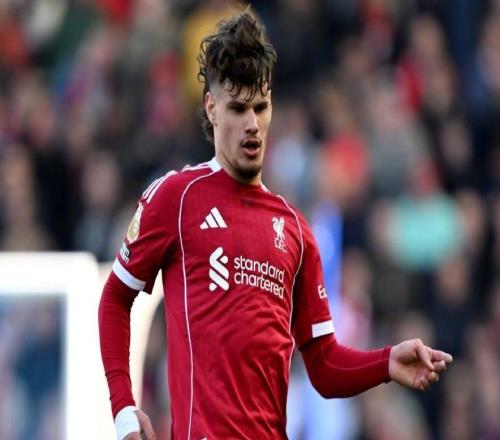 足坛一夜动态:拜仁造40惨案,蓝军03吞四连败,斯洛特输球甩锅