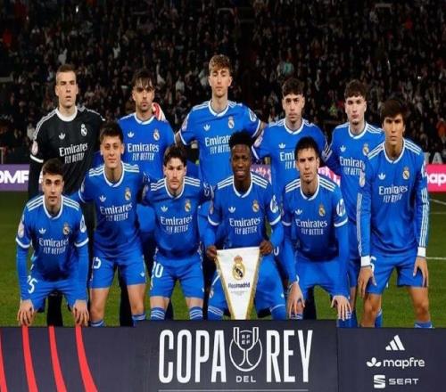 六台记者：国王杯出局后皇马易服室没有球员讲话，，，，，，气氛像葬礼