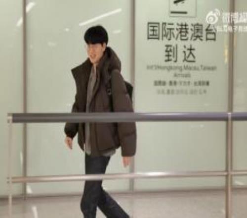 Viper:来中国就想去海底捞!没想到这么多粉丝来机场欢迎我,我很感谢!