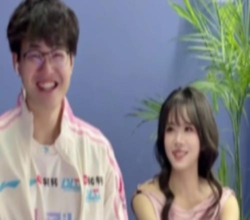 骆歆与Xun&Bin整活视频:信谁不知道,但他们40的身形很曼妙