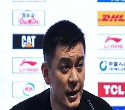 輸青島發布會！楊鳴直指缺領袖與外援差距，張陳治鋒親承能力差距