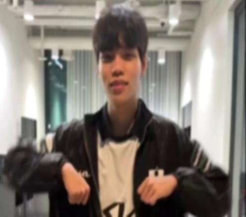 DK分享Siwoo胜利之舞：POM致谢的MZ问候