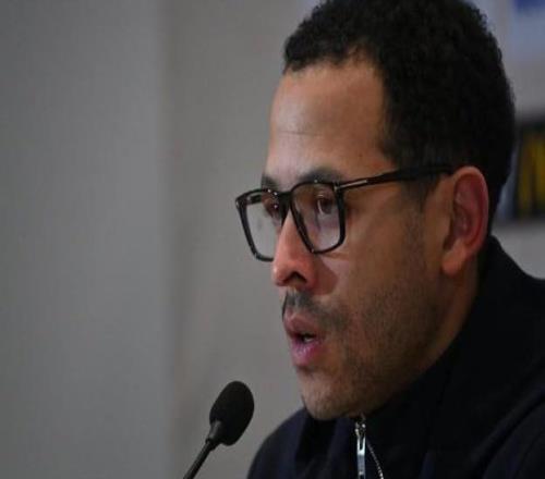 隊(duì)報(bào)：白學(xué)堡由助教帶隊(duì)訓(xùn)練，羅塞尼爾周二上午開告別發(fā)布會(huì)