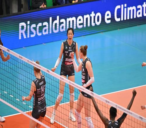 淚目！朱婷4天2戰轟45分夢回巔峰，趙勇召回她衝奧運資格