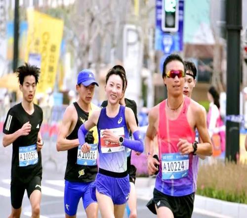 半马冰火两重天：许双双上海四冠王，张德顺仁寿跑崩梁甜甜PB夺冠