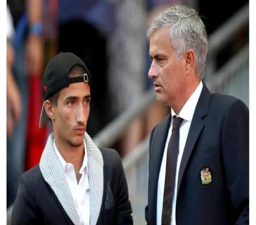 葡媒介绍穆里尼奥儿子马里奥:18岁挂靴,目前正在当游戏主播