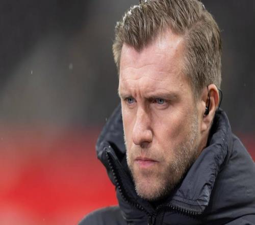 克勒舍：我們丟球太容易了，斯圖加特每次長(zhǎng)傳球都能造成威脅