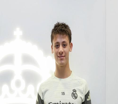 当选皇马10月队内最佳球员,居莱尔:希望本赛季赢得所有奖杯